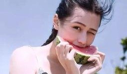 娱乐吃瓜的头像女生真人,网络红人“吃瓜女神”的真实生活