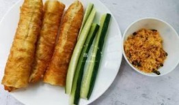 糍米爆料饭团怎么做的视频,轻松学会饭团制作，美味家常小吃