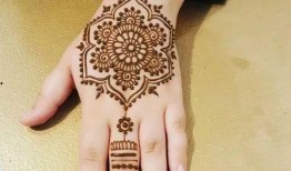 纹身网红吃瓜图片高清,高清画面引发网友热议