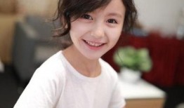 抖音吃瓜的网红萝莉